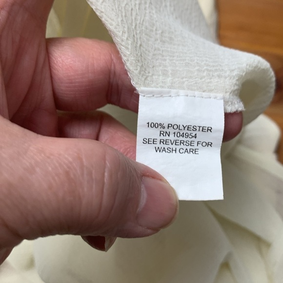 Antilia Femme Sheer, Lightweight, Airy, Flowing Tunic Style Off White Top - Picture 8 of 9